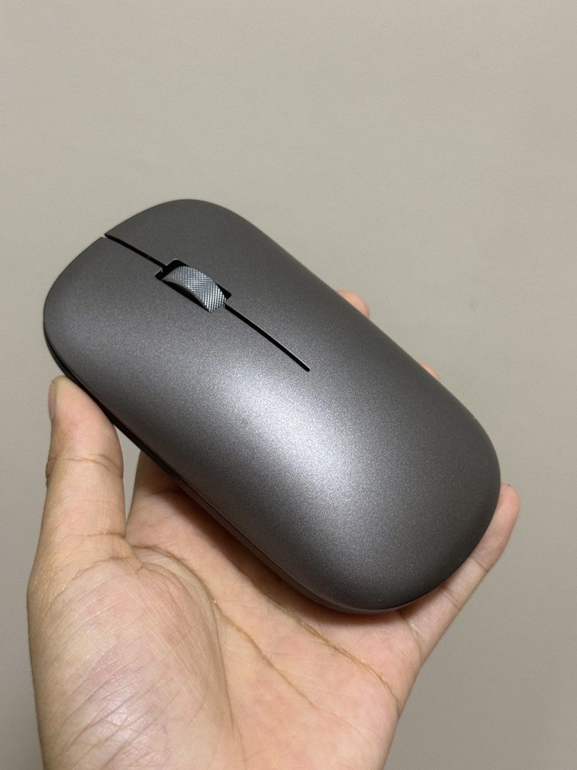 Wireless Mouse - Miniso (Category: Mouse & Mousepads) located in Manila. Submitted by isabelaaaai (Listing ID 1453993218, Image 3). Description: Barely used Miniso wireless mouse, bought July 26, 2026 (used three times only). Works perfectly, comes with original packaging and receipt. Selling as it's no longer needed..