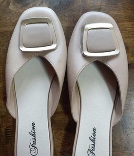 (Category: ) located in . Submitted by selling__preloved (Listing ID 1453996124, Image 1). Description: .