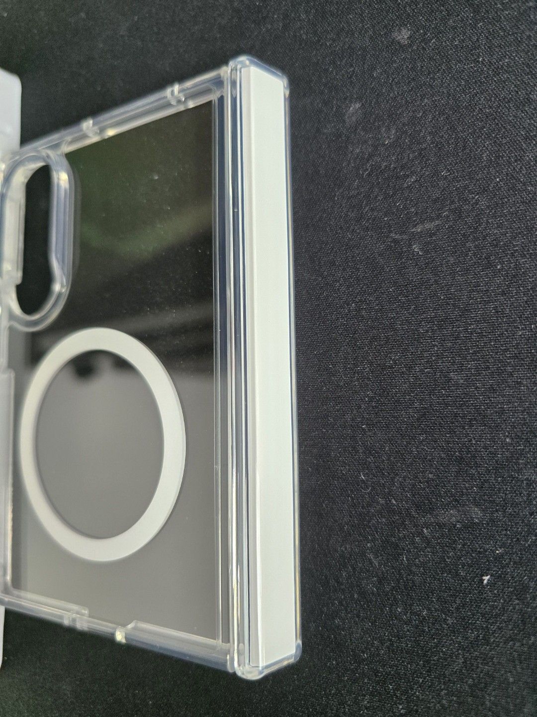 z_fold_8_case_with_stand_1785912469_9eae1ffe_progressive.jpg