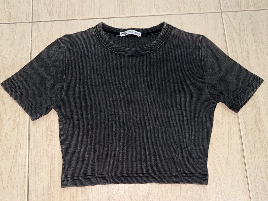Zara Black Crop Tee (Category: Others Tops) located in Cebu City. Submitted by cookies.475 (Listing ID 1453953114, Image 1). Description: Never worn, official Zara.
