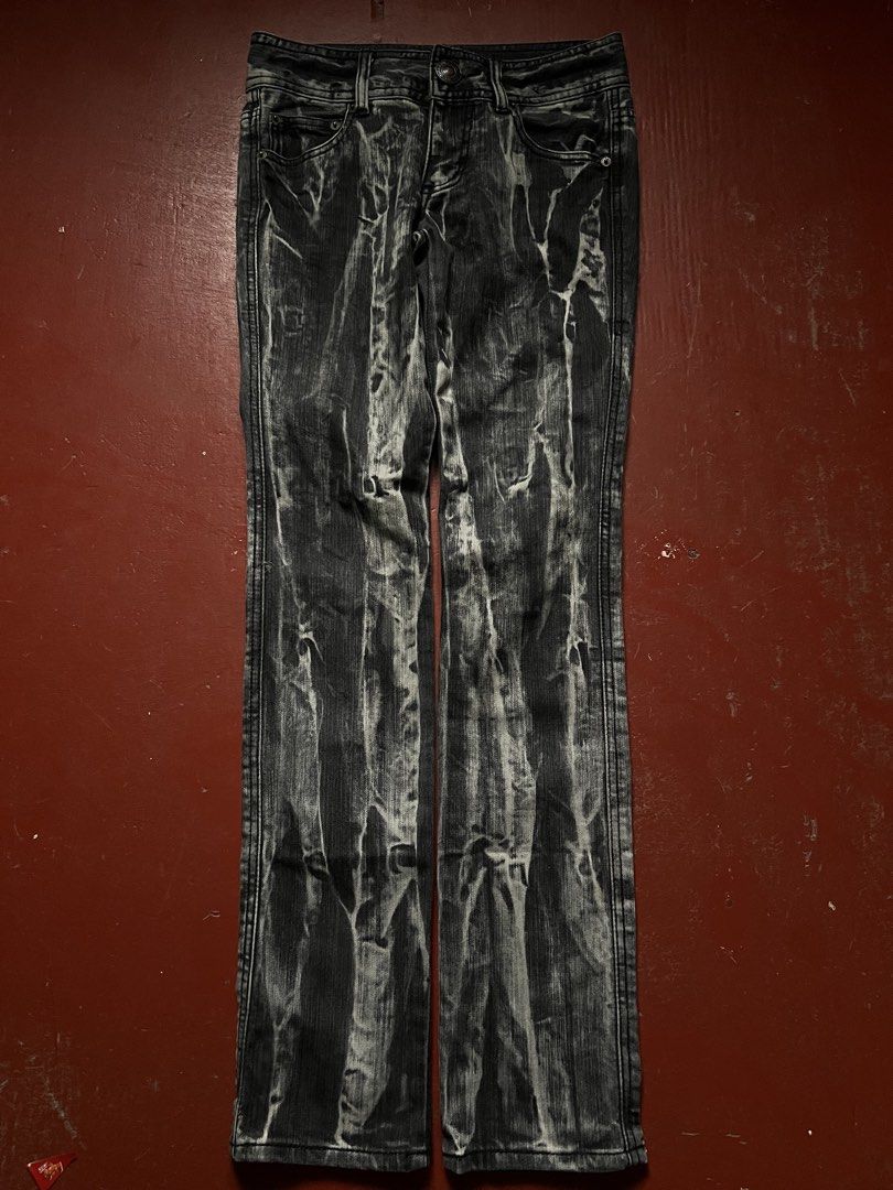 00s grazie - smoke washed (Category: Jeans) located in Lucena. Submitted by netnyahyo (Listing ID 1454080805, Image 1). Description: 00s grazie - smoke washed size 27-28 length 39 thighs 8.5 knee 6 leg op 5.5.