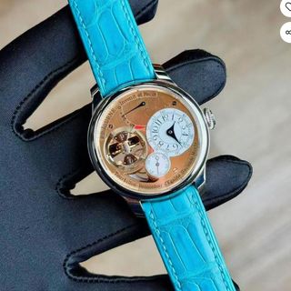 (Category: ) located in . Submitted by 0000watchcollectsg (Listing ID 1454063355, Image 1). Description: .