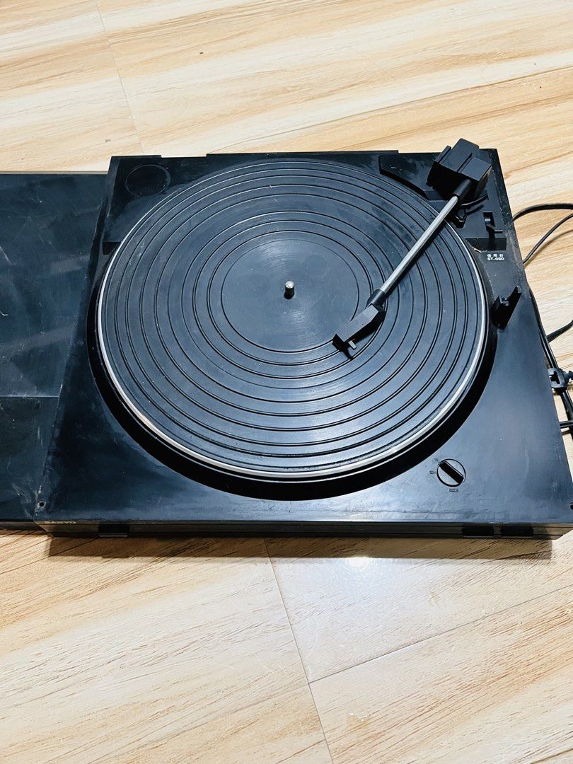Affordable Sanyo Turntable System Record Player As Is Untested 😍👌🏻 (Category: Portable Music Players) located in Malolos. Submitted by afford.japan (Listing ID 1454133310, Image 2). Description: Affordable Sanyo Turntable System Record Player As Is Untested 😍👌🏻.
