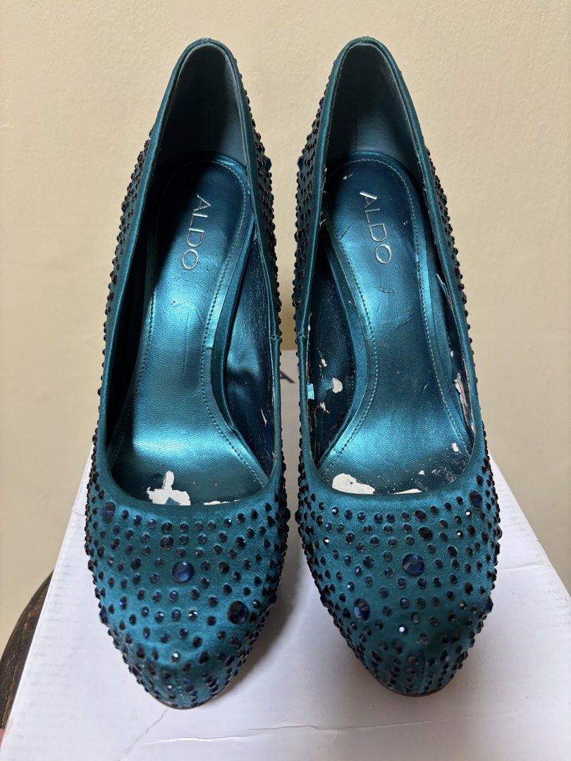 aldo teal pumps (Category: Heels) located in Paranaque City. Submitted by backburnt (Listing ID 1454163498, Image 1). Description: aldo teal crystal pumps - please see pictures for condition of the heels - selling for low bcs it’s already chipping inside, otherwise the exterior of the heels are still in good condition, complete crystals - with box - dm for questions.