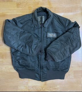 (Category: ) located in . Submitted by ananascloset (Listing ID 1454106064, Image 1). Description: .