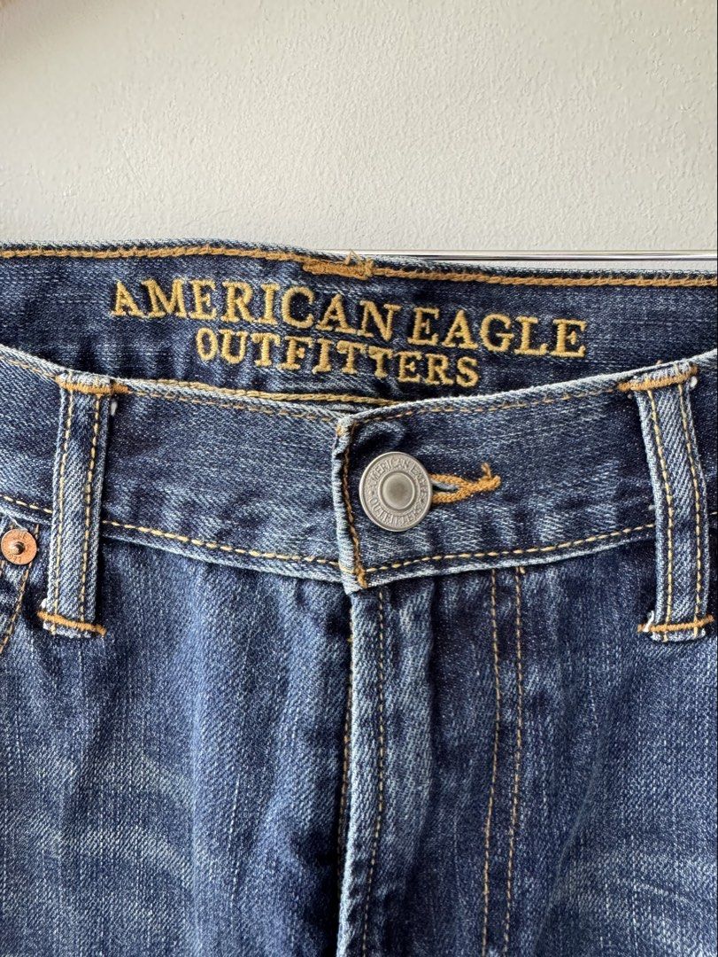 Authentic Men’s American Eagle Outfitters Jeans (Category: Jeans) located in Polangui. Submitted by prlvdbymnc_ (Listing ID 1454027597, Image 2). Description: - medium blue wash - classic straight-leg cut jeans Waist: upto 32” Length: 41” Actual color may differ slightly due to lighting. No returns or exchanges. All items are carefully checked before posting. MOP: Gcash MOD: J&T only Location: Albay.