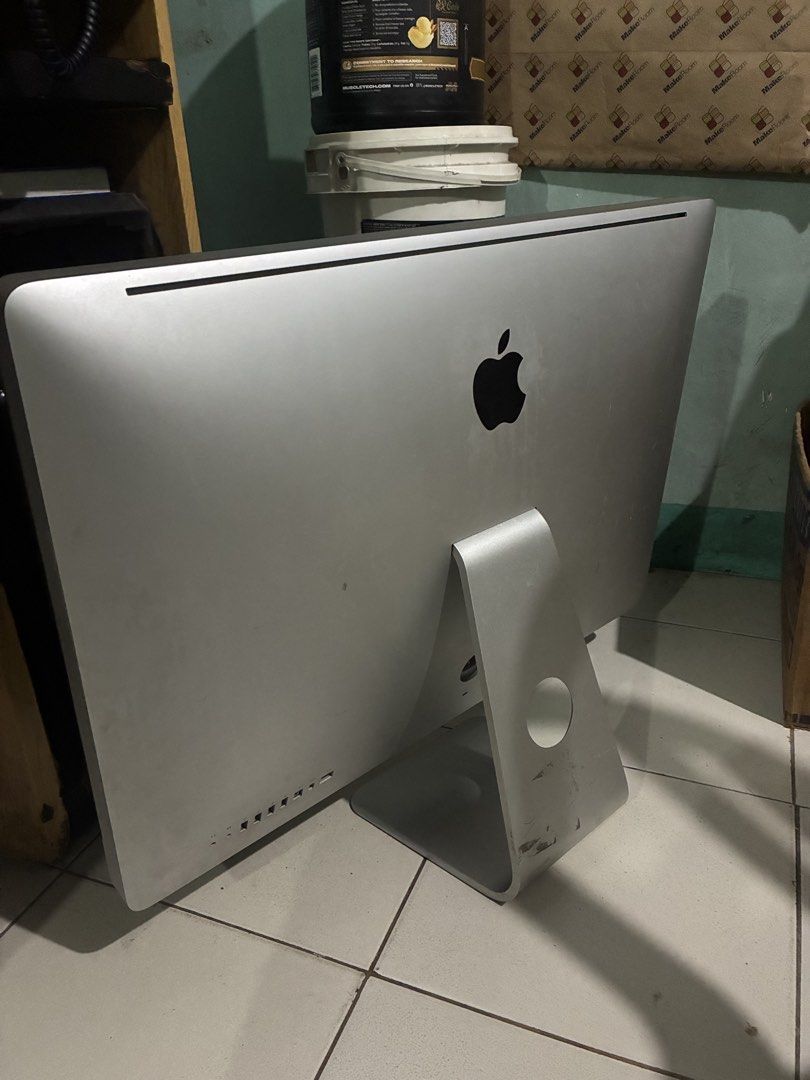 Apple iMac 2010 27 inches Desktop Computer (Category: Desktops) located in Manila. Submitted by evolveyour54284 (Listing ID 1454088981, Image 2). Description: No power good for parts out.