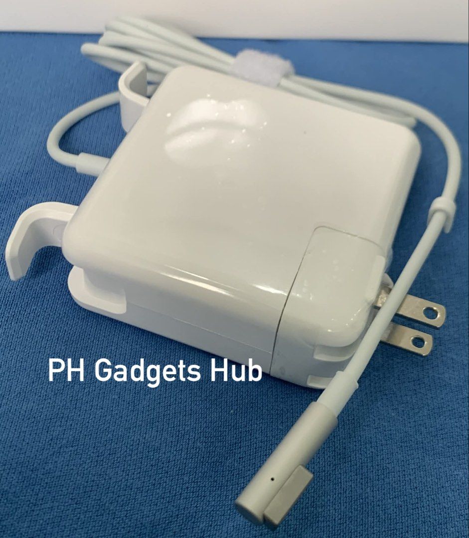 Apple MacBook 45W Charger 1st Generation (L tip) (Category: Chargers & Cables) located in San Juan City. Submitted by ph_gadgets_hub (Listing ID 1454184000, Image 2). Description: 💯% MacBook Air Charger 💯% MacBook Pro Charger The MacBook MagSafe 1st gen Adapter (L tip) efficiently charges at home, in the office, or on the go. It’s a compatible MacBook charger. 𝐅𝐋𝐀𝐒𝐇 𝐒𝐀𝐋𝐄🔥 ₱1,000 45W MacBook MagSafe 1st gen (L-Tip) Charger Brand New♥️ 