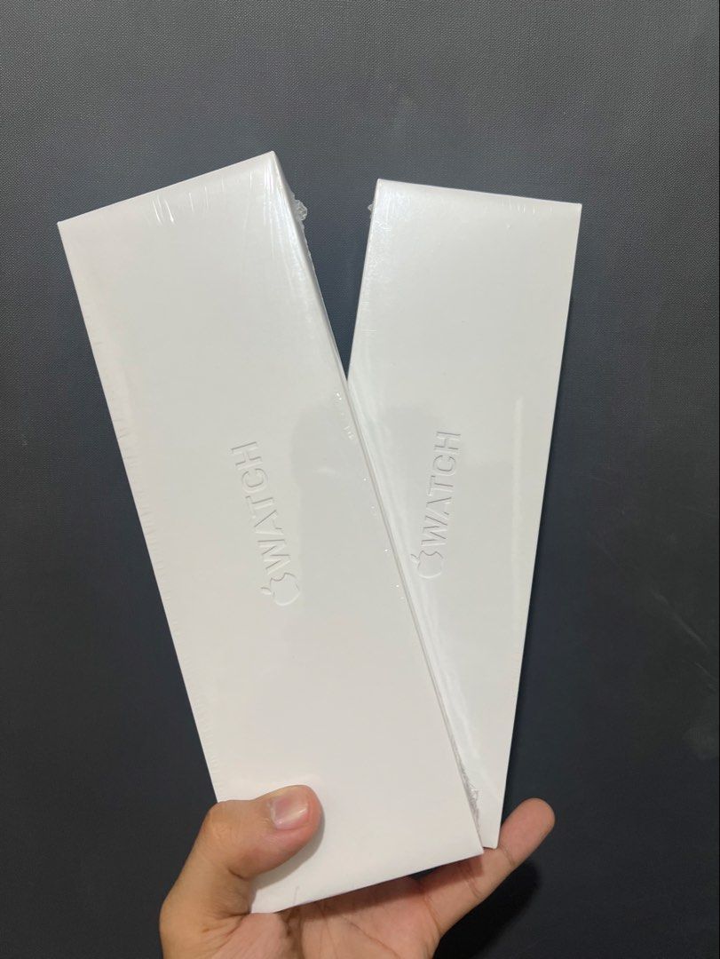 Apple Watch Series 11 42mm/46mm (Category: Wearables & Smart Watches) located in Manila. Submitted by _ferdss (Listing ID 1453908239, Image 1). Description: Brandnew sealed 90Hz AMOLED Display Bluetooth Calls & Music Camera Preview & Gallery Up to 6 Days Battery Life Multiple Straps Included Supports Bluetooth Earphones Music & E-book Storage Always-On Display Custom Watch Faces & Menu Call & Message Access Available Colors: Black Starlight 📍Pic