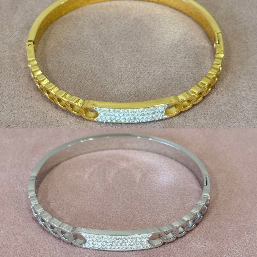 Assorted Bangles (Category: Bracelets) located in Singapore. Submitted by jewelryave_sg (Listing ID 1454064855, Image 3). Description: Diamond Simulant Gold Plated Ring (Heart and Star Ring) Assorted Bangles Gold-plated Stainless Steel. Cubic Zirconia Includes: ✔️Jewelry pouch ✔️Polishing cloth.