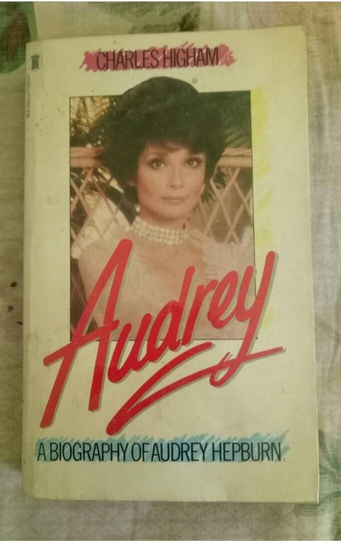 Audrey Hepburn Bundle (Category: Storybooks) located in Dumaguete. Submitted by bibialexandria (Listing ID 1454014292, Image 2). Description: Book + Magazine + Shipping Fee. All for only 490 PHP. No additional amount. thank you..