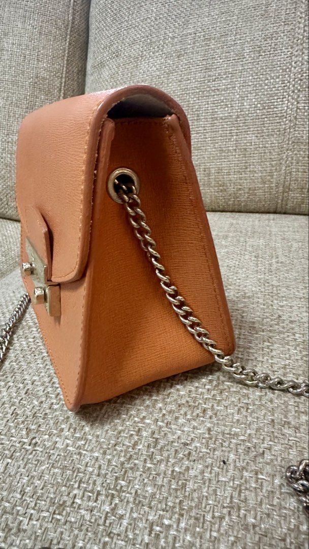 Authentic Furla Metropolis Sling Bag (Category: Luxury Bags & Wallets) located in Las Pinas. Submitted by marshmallowmax (Listing ID 1454051171, Image 3). Description: Guaranteed Authentic! Slightly used, no flaws.
