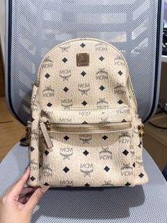 (Category: ) located in . Submitted by prettythrift07 (Listing ID 1454018333, Image 1). Description: .