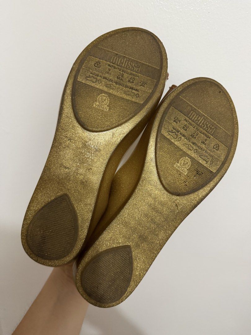 Authentic Melissa Gold Ribbon Flats (Category: Flats & Sandals) located in Manila. Submitted by pachoooli (Listing ID 1454125617, Image 2). Description: .