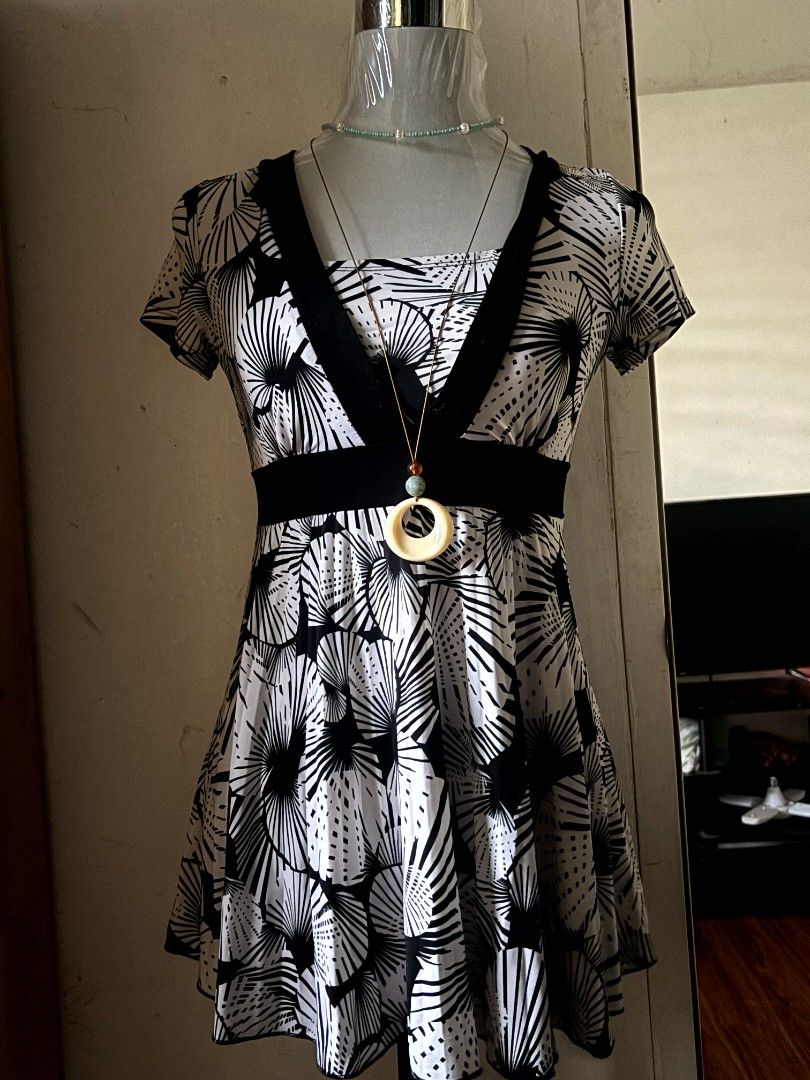 baby doll milkmaid top (Category: Blouses) located in Quezon City. Submitted by ubelvr (Listing ID 1454071795, Image 1). Description: 🍥 size s-m with waist tie like new!.
