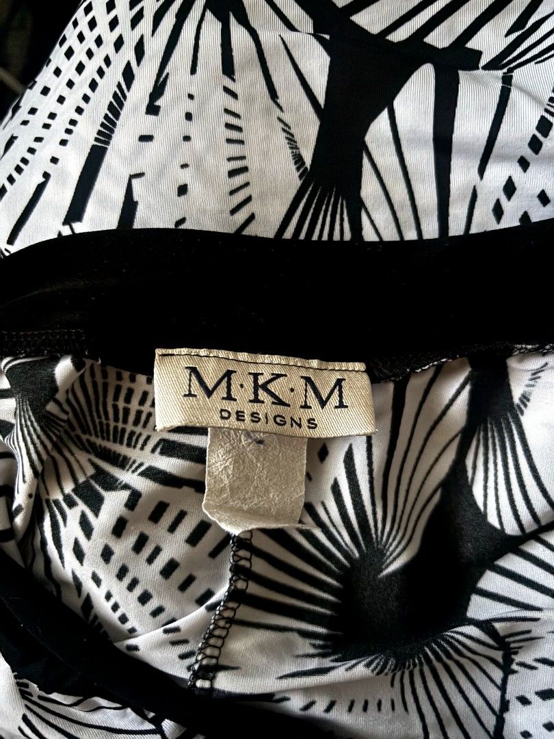 baby doll milkmaid top (Category: Blouses) located in Quezon City. Submitted by ubelvr (Listing ID 1454071795, Image 3). Description: 🍥 size s-m with waist tie like new!.
