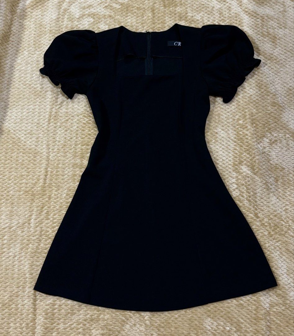 Babydoll Black Mini Dress (Category: Dresses) located in Pasig City. Submitted by kitcatss (Listing ID 1454170179, Image 1). Description: 🖤 BABYDOLL BLACK MINI DRESS 🖤 Brand: 🍊app Original price: ₱700 *excellent condition *no major flaws (properly stored) *personal buy (ww pics posted) Mop: gcash/ paymaya Mod: j&t/ lalamove (sf shoulder by buyer) Rfs: decluttering (used only 3x).
