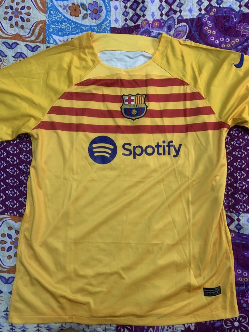 Barca third kit (Category: Activewear) located in Kulim. Submitted by dundeethirft (Listing ID 1454090748, Image 2). Description: inigo martinez offside maestro.