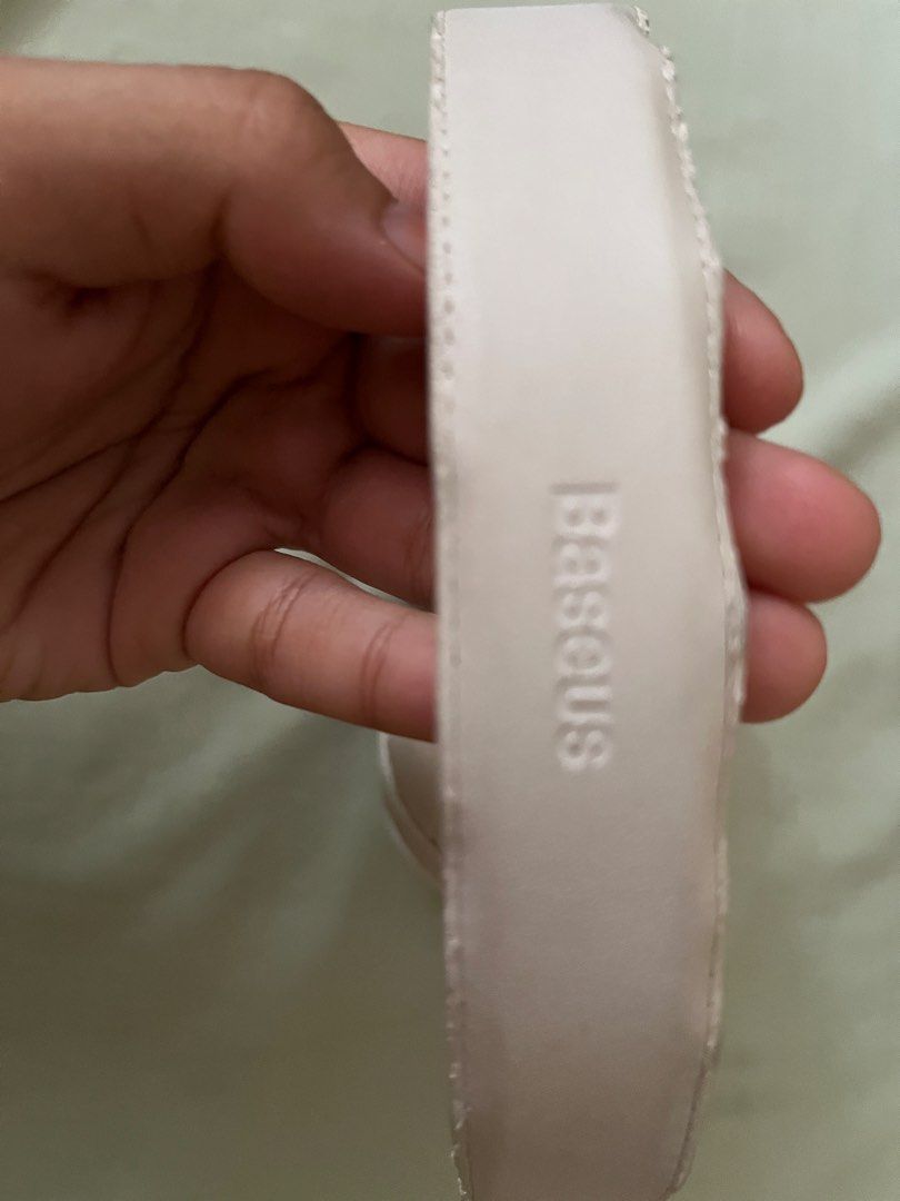 Baseus White Wireless Bluetooth Headphones (Category: Headphones & Headsets) located in Makati City. Submitted by aliyahprieto949 (Listing ID 1454009930, Image 2). Description: - White Baseus wireless Bluetooth headphones - Some signs of wear on earcups and headband - Convenient side buttons for volume and power - Fully functional and works well - Perfect for everyday listening.