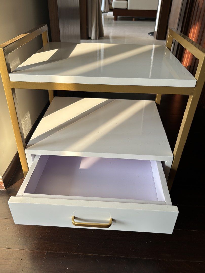 Bed side table (Category: Tables & Sets) located in Singapore. Submitted by nishant285 (Listing ID 1454028899, Image 2). Description: .