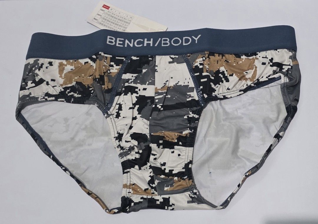 BENCH Body Men's Hipster Brief (Category: Underwear) located in Pasig City. Submitted by dolliesandpastels (Listing ID 1454141042, Image 1). Description: Brand New MEDIUM.