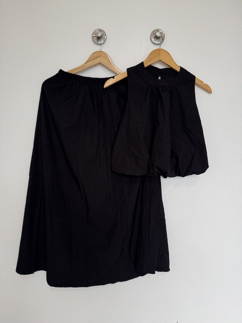 BKK Black Long Skirt Set (Category: Sets or Coordinates) located in Mandaluyong City. Submitted by argdeclutter (Listing ID 1454087078, Image 1). Description: - Bought in Bangkok, Thailand - Free Size but best fit - Small - Medium - Semi Large Frame - Used 1x Only RFS: Decluterring.