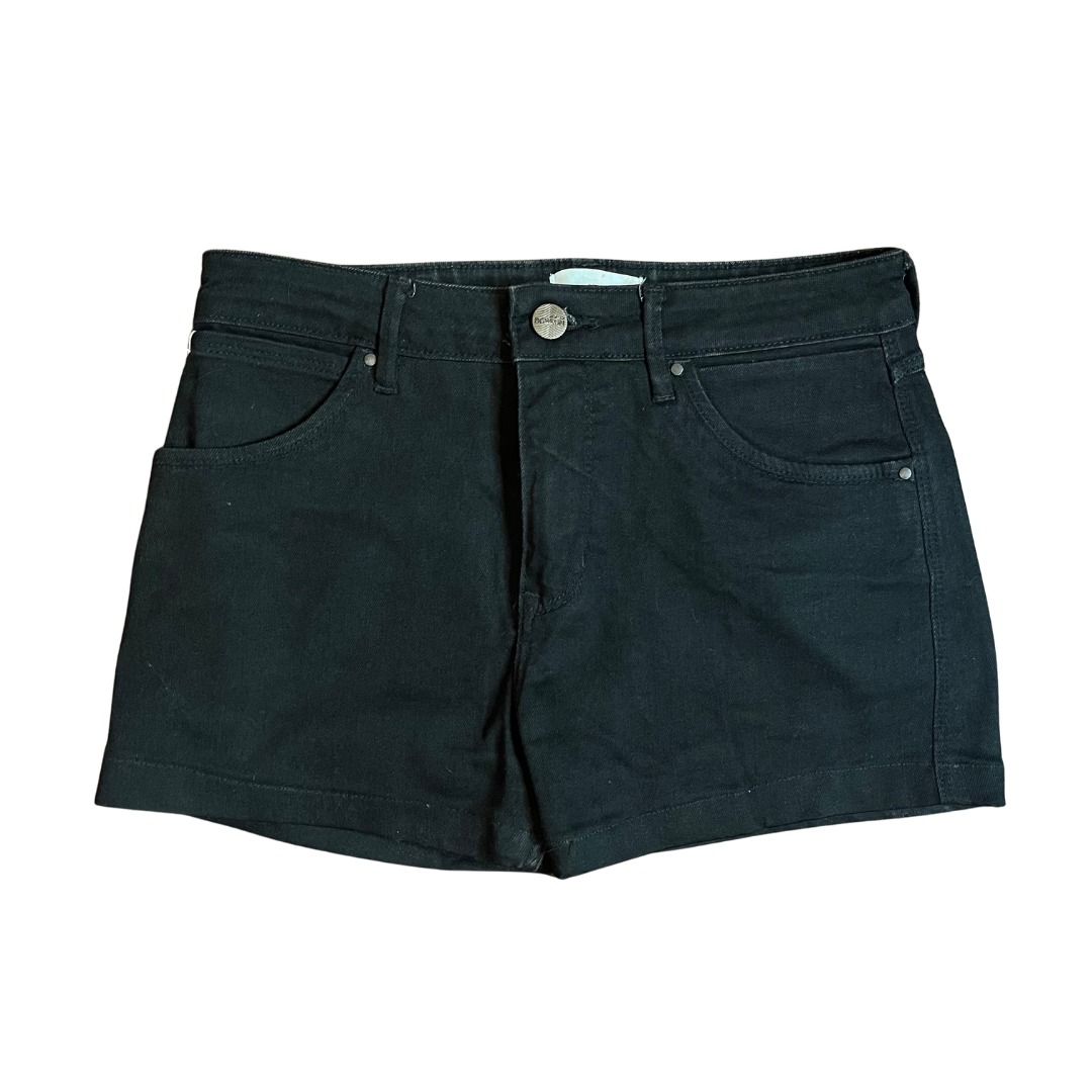 Black Denim Shorts (Category: Shorts) located in Santa Rosa. Submitted by annydeclutters (Listing ID 1454145601, Image 1). Description: Reika by Bobson Size: 28 RFS: Decluttering.
