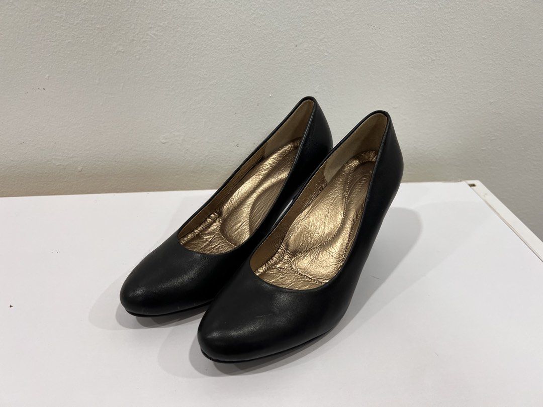 Black heels (Category: Heels) located in Manila. Submitted by threadtressure (Listing ID 1454104094, Image 1). Description: Outland black round heels. Size 5. Not worn, perfect for school or work Condition: 9/10 No issues.