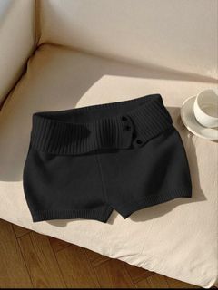 (Category: ) located in . Submitted by clearmywardrobiwe (Listing ID 1454087263, Image 1). Description: .