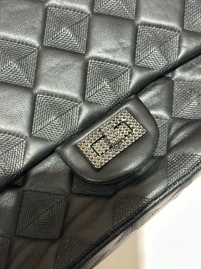 Black Quilted Leather Chain Shoulder Bag (Category: Shoulder Bags) located in Pasig City. Submitted by chaiselects (Listing ID 1454158846, Image 3). Description: .