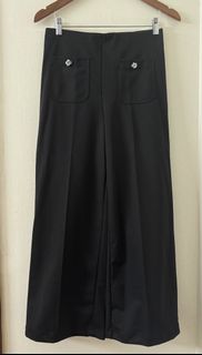 (Category: ) located in . Submitted by closet_collection_ (Listing ID 1454040605, Image 1). Description: .