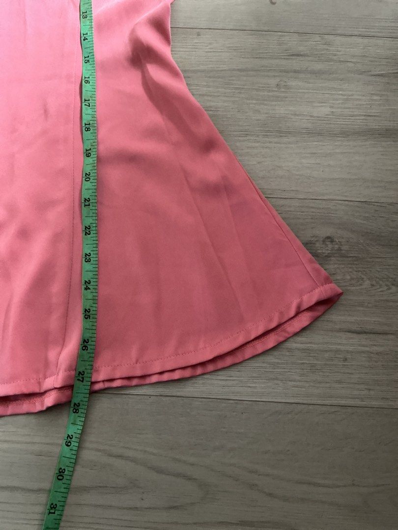 Blouse (Category: Blouses) located in Singapore. Submitted by almushu (Listing ID 1454095897, Image 5). Description: Smartpac mail $3 Collect AMK Ave 10 Blk 463.