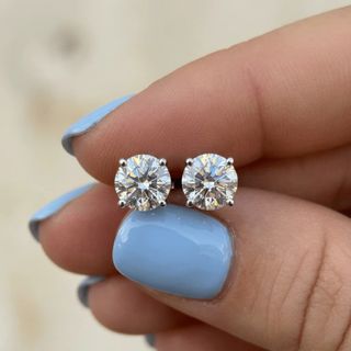 (Category: ) located in . Submitted by diamond.moissanite (Listing ID 1454095584, Image 1). Description: .