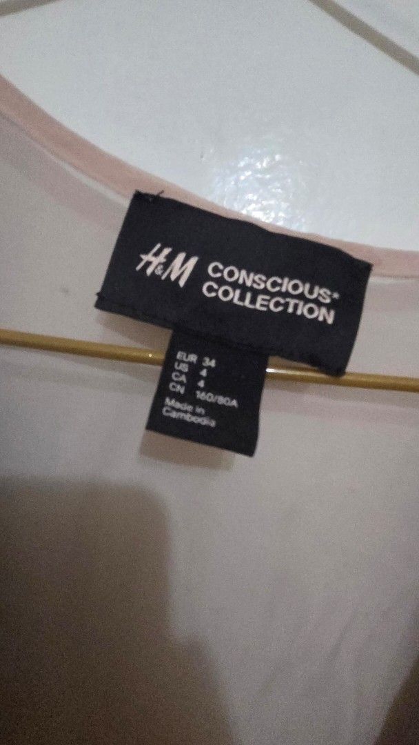 Branded tops H&M Gap Zara Elle (Category: Blouses) located in Quezon City. Submitted by belladiva (Listing ID 1454064238, Image 2). Description: All branded and authentic ▪︎ P300 each // P1000 for all 4 pcs 1. H&M sheer floral wing top size 34 Condition: 8/10 2. Gap boyfriend floral sheer top size XL Condition: 9/10 3. Elle long sleeves knitted with floral beaded design size Small Condition: 7/10 4. Zara dark green long sleeves size XS Condition: