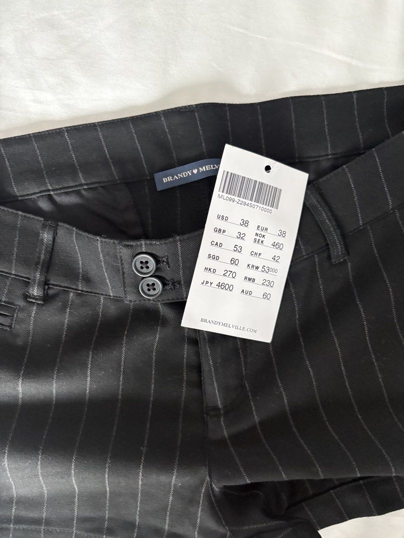 Brandy Melville Black Pinstripe Shorts (Category: Shorts) located in Makati City. Submitted by argatant (Listing ID 1454069842, Image 3). Description: - BRAND NEW WITH TAG ‼️‼️‼️ Brandy Melville black pinstripe shorts - Double button closure at the front - Two front pockets - Two back pockets - Versatile for casual or dressed-up looks - Size: fits S - M.