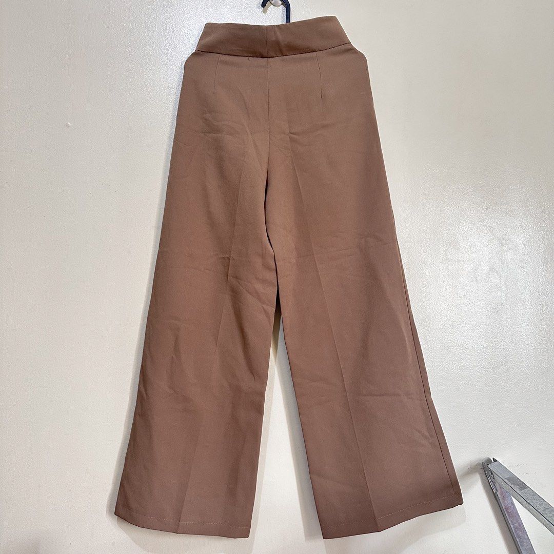 Brown Wide Leg Pants (Category: Other Bottoms) located in Manila. Submitted by preamorph (Listing ID 1454085909, Image 3). Description: .