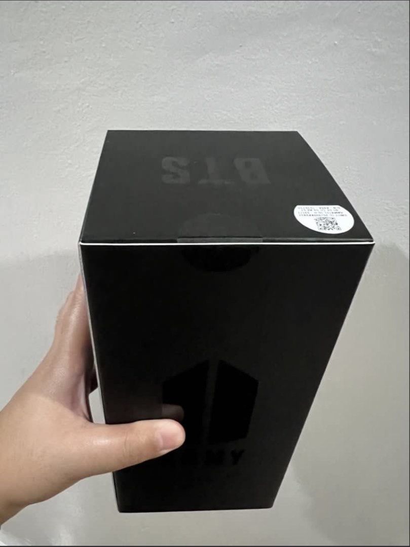 BTS Army Bomb (Category: K-Wave Merchandise) located in Quezon City. Submitted by worldofC (Listing ID 1454022380, Image 2). Description: Brand new On hand Bought from Weverse.