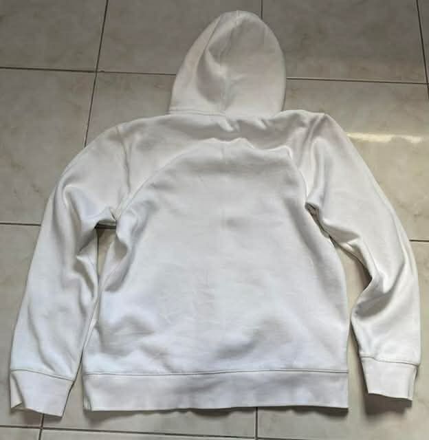 Carhartt WIP District Hoodie (Category: Hoodies) located in Pasig City. Submitted by teddae (Listing ID 1454055827, Image 2). Description: Carhartt WIP District Hoodie complete tags size XL width 23 sleeves 27 length 26.5 faded wash tag, front part has stains can do COD/Gcash mop or meetup if nearby -buyer will handle the shipping fee-.