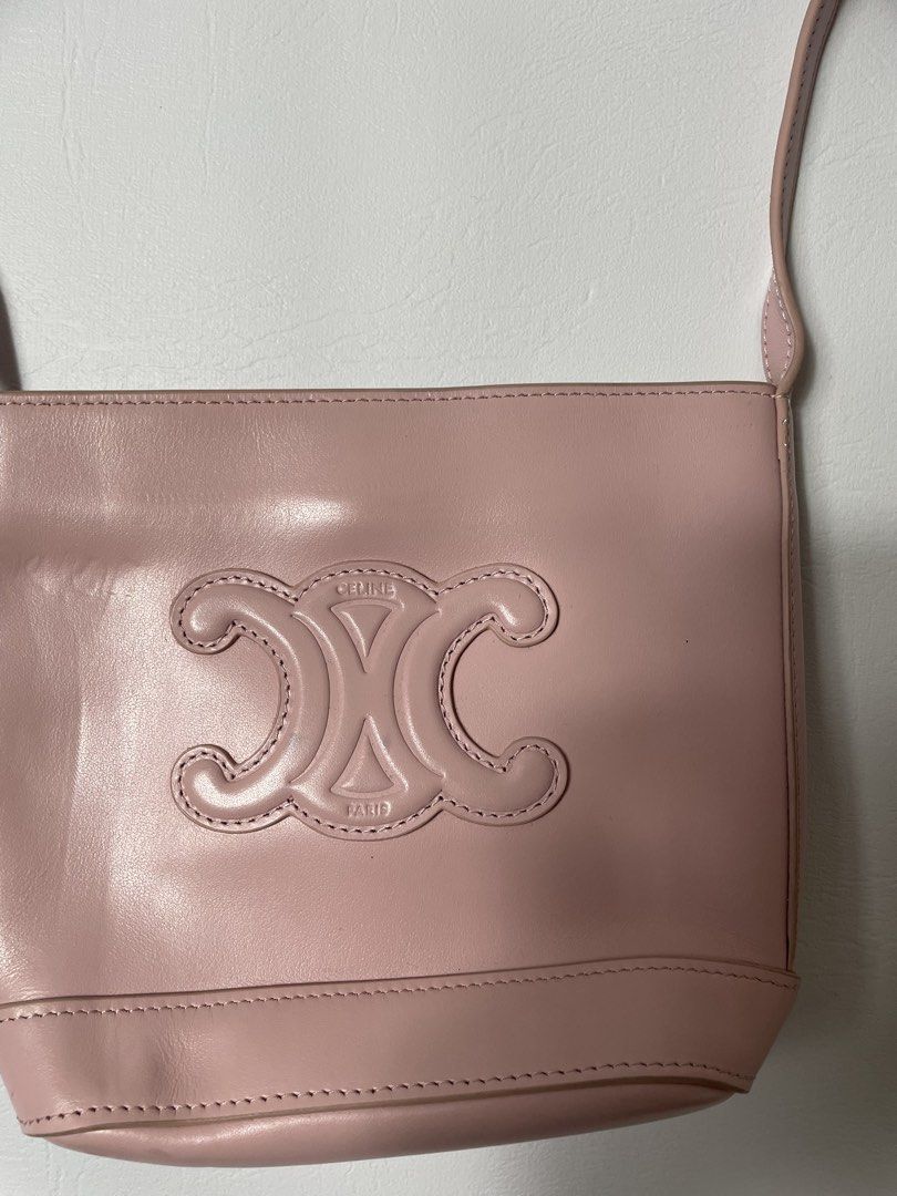 Celine sling pouch pinkyy (Category: Luxury Bags & Wallets) located in Urdaneta. Submitted by northdrops_asian (Listing ID 1454085261, Image 2). Description: Excellent .