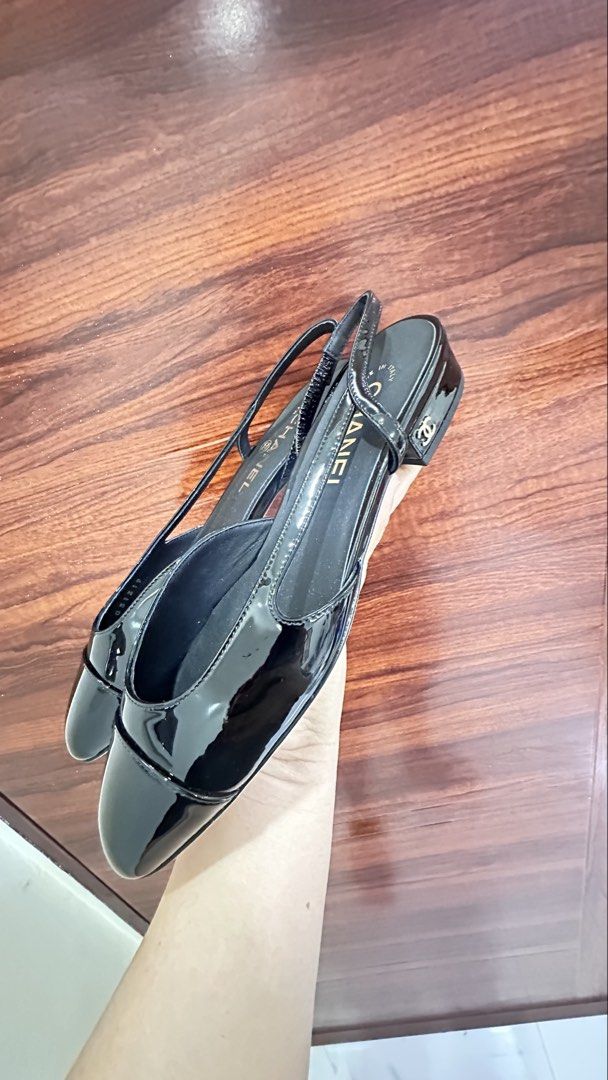 Chanel (Category: Sneakers & Footwear) located in Antipolo. Submitted by rossevan (Listing ID 1454078918, Image 3). Description: 6.5 US 23.5Cm 36 1/2 EU Bnew No inclusion.