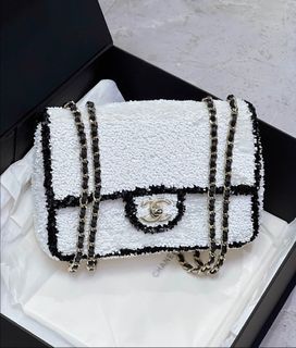 (Category: ) located in . Submitted by neverfull_luxury_sg (Listing ID 1454045422, Image 1). Description: .