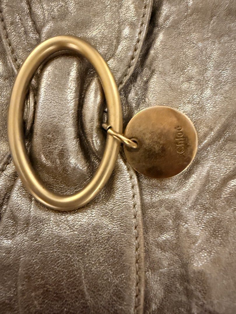 Chloe Bag (Category: Luxury Bags & Wallets) located in Urdaneta. Submitted by inahlovetrends (Listing ID 1454018712, Image 3). Description: This vintage Chloé Crinkled Metallic Leather Shoulder Flap Bag dates back to the mid-to-late 2000s, an era when the French fashion house was highly celebrated for its slouchy, bohemian aesthetics.