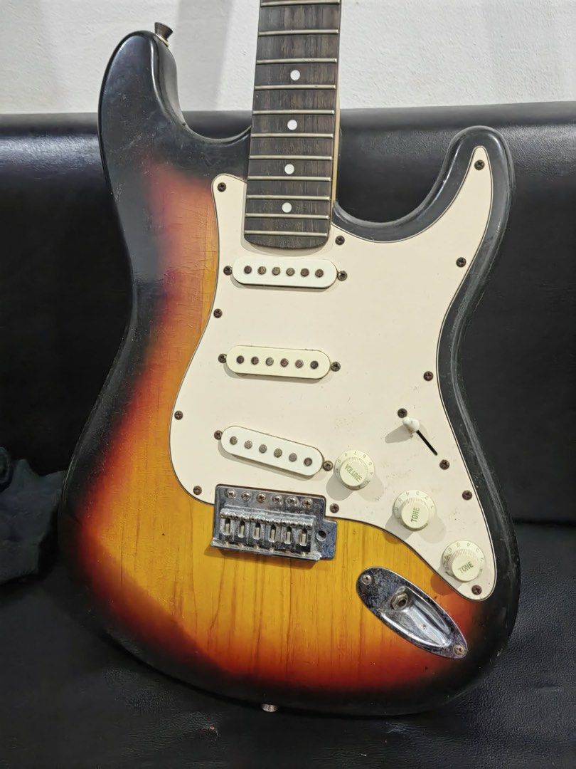 Chris Stratocaster Electric Guitar (Category: Musical Instruments) located in Manila. Submitted by jkjkjk15 (Listing ID 1454068723, Image 2). Description: Bought from a close friend but only used it for awhile. RFS: hindi na nagagamit Knobs and Pickup are functional Message me if interested .