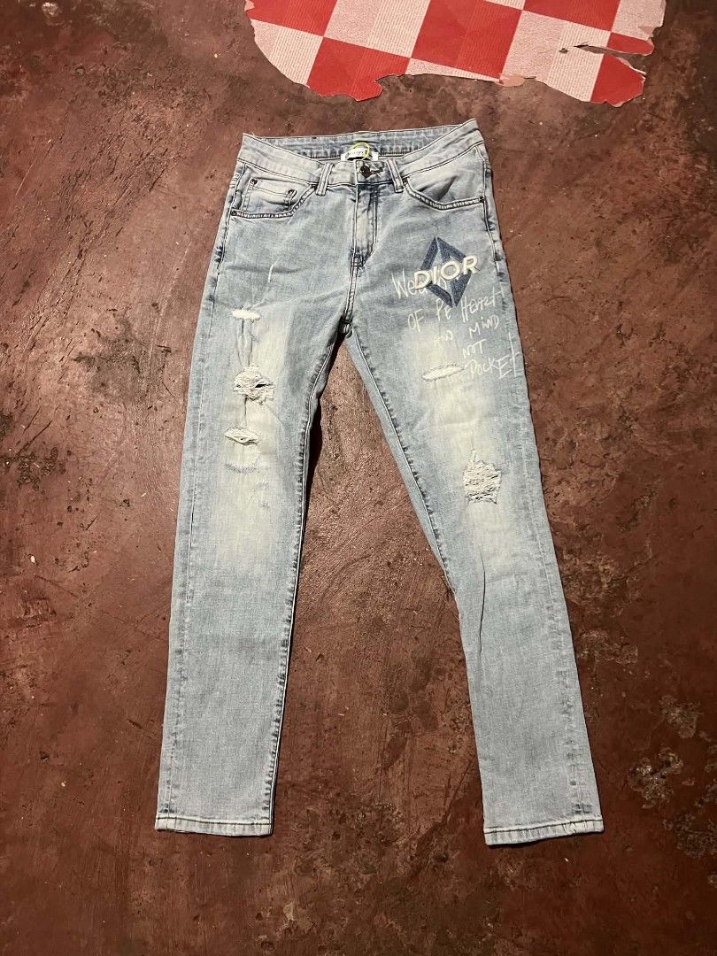Christian Dior (Category: Jeans) located in Zamboanga. Submitted by alminajammang19 (Listing ID 1454008594, Image 1). Description: thrifted item Christian Dior. size 31.