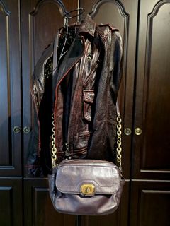 (Category: ) located in . Submitted by fine_closet83 (Listing ID 1454098726, Image 1). Description: .
