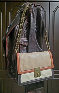 (Category: ) located in . Submitted by fine_closet83 (Listing ID 1454031248, Image 1). Description: .
