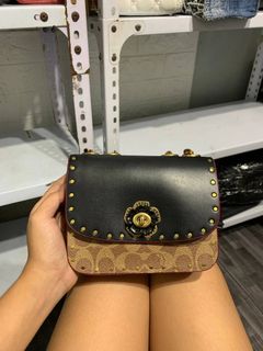 (Category: ) located in . Submitted by _prettysimplecollection (Listing ID 1454035029, Image 1). Description: .