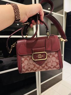 (Category: ) located in . Submitted by ella.preloved (Listing ID 1360414207, Image 1). Description: .
