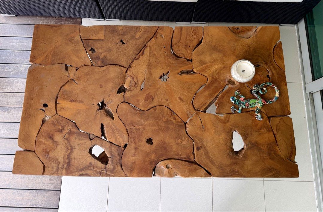 Coffee table (Category: Tables & Sets) located in Singapore. Submitted by daniel1969 (Listing ID 1454050674, Image 2). Description: Wooden coffee table with metal legs Length: 120 cm Width: 70 cm Hight : 49 cm Pay by cash, collection at Kovan residences .