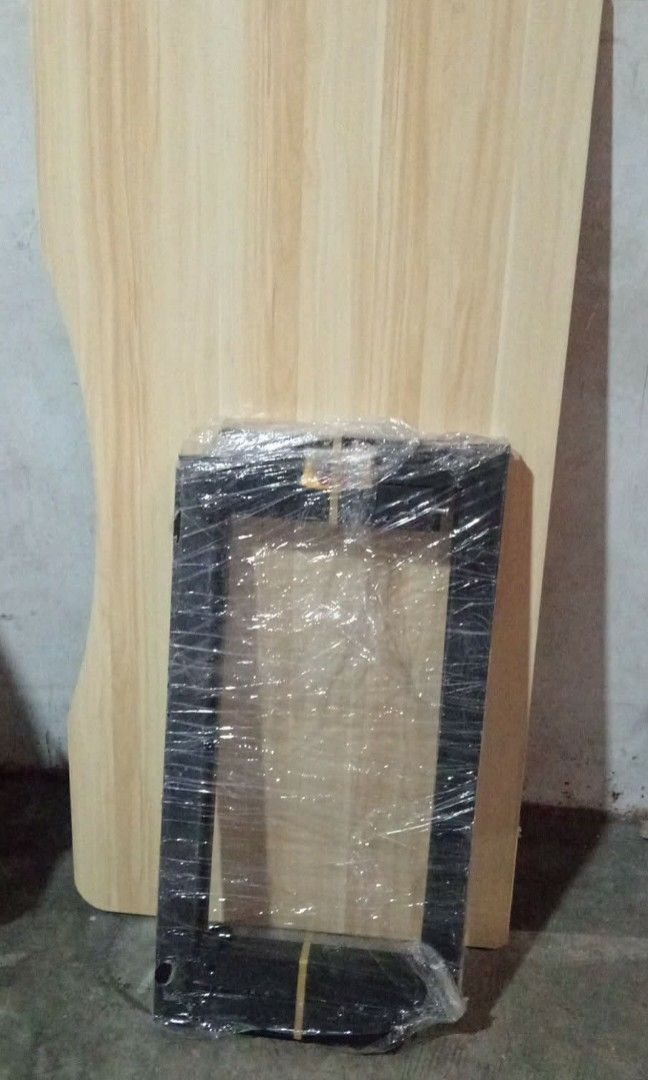 Computer table (Category: Announcements) located in Manila. Submitted by haideshop (Listing ID 1454018867, Image 2). Description: .
